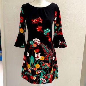 New York & Co Dress Stretchy Bell Seeve